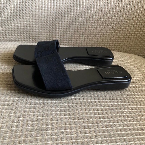 AUTHENTIC MONOGRAM GUCCI SANDAL - Picture 5 of 9